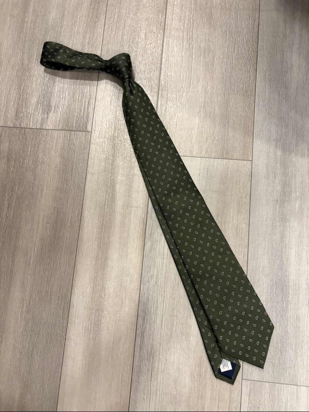Classic Olive Green Men's Suitsupply Tie with Subtle Paisley Detail